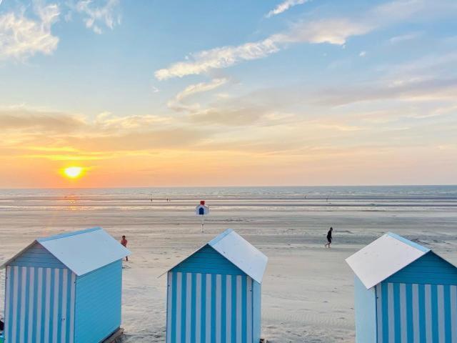 Grande Chambre Dans Loft A Deux Pas De La Plage Dunkirk Esterno foto